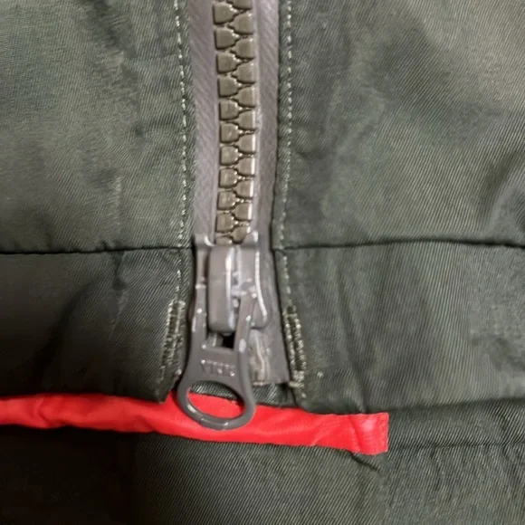 VGUC Lululemon Definitely Raining Jacket (US 6) - Gator Green - Picture 2 of 16